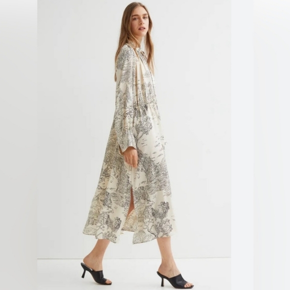 🇺🇸 H&M NWTs Evening Party Dress Maxi V-neck Tie Waist Side Slit Shiny LS - Picture 1 of 12